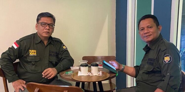 Diduga Korupsi Pelepasan Kontainer, CIC Minta Airlangga Lepas Jabatan Menko