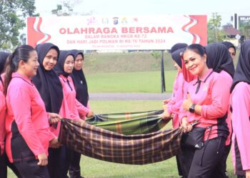 Polres Kuansing Gelar Olahraga Bersama Menyambut HKGB Ke- 72 Dan Hari Polwan Ke- 76