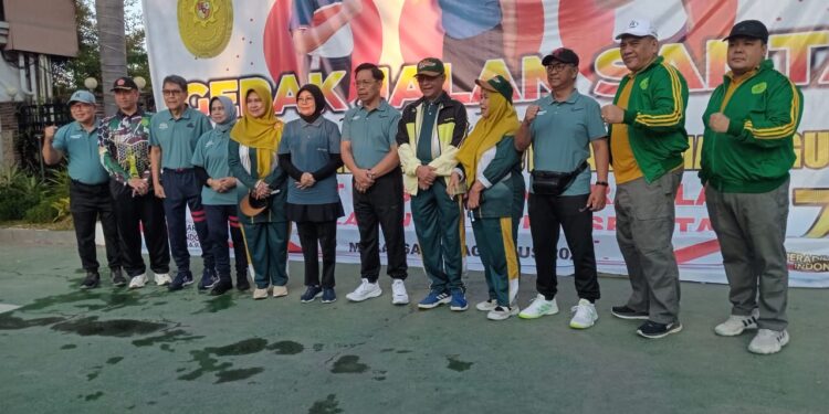 Peringati HUT Mahkamah Agung RI Ke – 79, Pengadilan Negeri Makassar Menggelar Jalan Santai