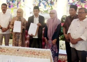 Ketua Dewan Guru Besar Bersama Rektor UIM Makassar Resmikan Gedung Baruga Siamaseang Al-Gazali