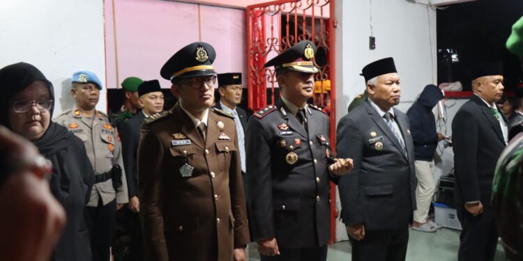 Kapolres Dody Indra Eka Putra Hadiri Apel Kehormatan Dan Renungan Suci Di TMP Aceh Tengah