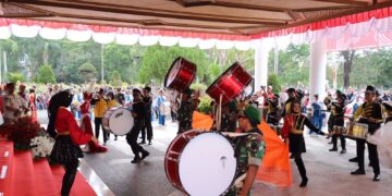 Kapolda Achmad Kartiko Bersama Pj. Gubernur Aceh Dan Pangdam IM Saksikan Pawai HUT RI Ke 79