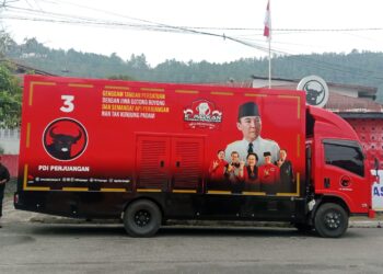 DPP PDI-P Pusat Sumbangkan Videotron Truck Untuk Pemenangan Al Hudri – Alaidin