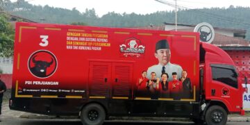 DPP PDI-P Pusat Sumbangkan Videotron Truck Untuk Pemenangan Al Hudri – Alaidin