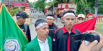 Aksi Di Poldasu, BEM UMN AW Medan Desak Tangkap Pemilik PT Super Andalas Plastik  Dan PT Cakra Sukses Logamindo