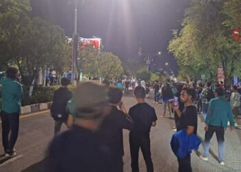 Unjuk rasa Mahasiswa Di kantor DPRA Berujung Ricuh