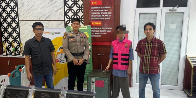 Tipikor Satreskrim Polres Kampar Limpahkan Tersangka dan Barang Bukti Kasusnya Korupsi Ke Kejari 