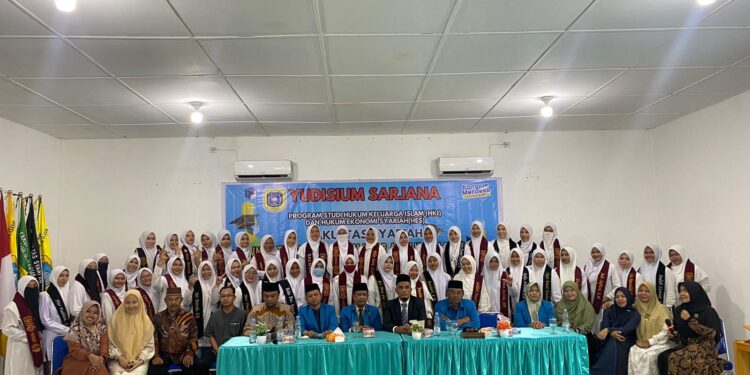 79 Mahasiswa Resmi Lulus Yudisium Sarjana Hukum Fakultas Syariah IAIDU Asahan