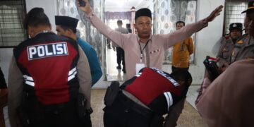 Polres Aceh Tengah Kawal Ketat Pelantikan Anggota DPRK, Undangan Diperiksa Metal Detektor