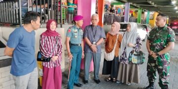 Kedatangan Danlantamal VI Makassar Membuat Rasa Haru Para Pedagang Di Pasar Butung