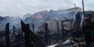 Si Jago Merah Menghanguskan 8 Rumah Di Permukiman Warga Kelurahan 10 Ilir Palembang 