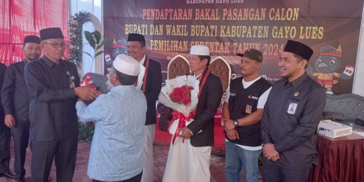 Bibit Kopi Untuk Komoditi Dan Regenerasi Dari H.Thalib S.Sos M.AP Ke KIP Gayo Lues