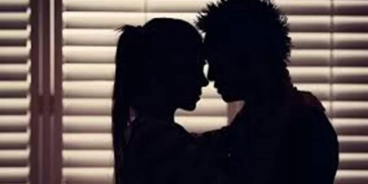 Terjadi Pengerebekan, Diduga Pasangan Mesum Di Kampung Damaran Baru