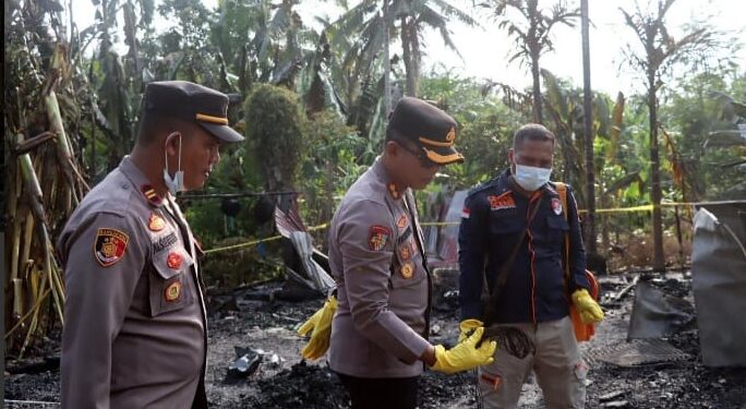 Kapolres Aceh Utara Mengunjungi Keluarga Musibah Kebakaran Di Cot Girek