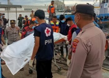 Mayat Mengapung Di Temukan Nelayan Bernama Asrul Warga Desa Blang Naleung Mameh