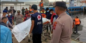 Mayat Mengapung Di Temukan Nelayan Bernama Asrul Warga Desa Blang Naleung Mameh