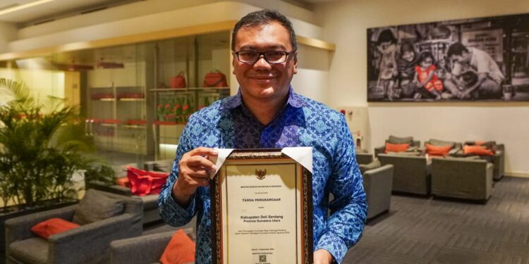 Dinas Kesehatan Deli Serdang Raih Penghargaan Capaian Imunisasi Tertinggi