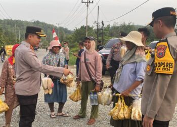 Sosok Darmawan, Kapolres Kampar Borong Dagangan Penjual Kacang 