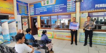 Cooling System, Satlantas Polres Siak Sampaikan Pesan Pemilu Damai Kepada Pengunjung Samsat