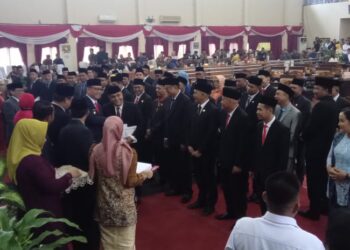 Pj Bupati Muhammad Farid Hadiri Pelantikan Dan Pengambilan Sumpah 45 Anggota DPRD Banyuasin