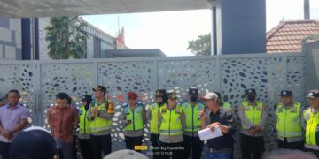 Terkait Dugaan Pungli Dan Netralitas Diknas Sumsel, BIDIK Demo Kantor Gubernur