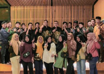 Pasangan Nomor Urut 2 Irmansyah Dan Azza Saufa Berdialog Bersama Komunitas Kaum Milenial