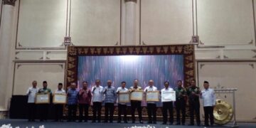 Pemberian Penghargaan Pelaksanaan 8 Aksi Konvergensi Percepatan Penurunan Stunting Provinsi Sumatera Selatan