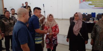 Penyerahan Insentif Dan Pengarahan Tugas Ketua RT – RW Oleh Pemko Palembang