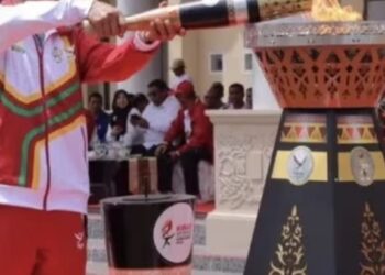 Ratusan Pelajar Dan Masyarakat Kota Lhokseumawe Sambut Kirab Api PON XXI