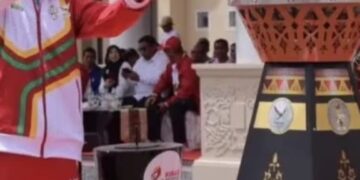 Ratusan Pelajar Dan Masyarakat Kota Lhokseumawe Sambut Kirab Api PON XXI