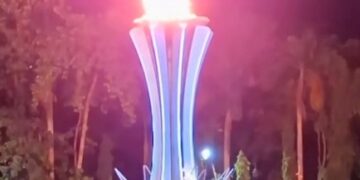 Syamsul Anwar Dan Iwan Karo-Karo Pembawa Api Obor Pembukaan PON XXI Di Sumut