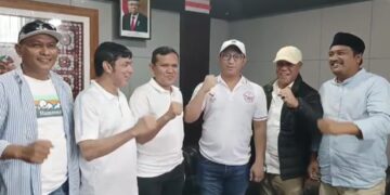 Calon Bupati Shabela Abu Bakar Menyambut Kedatangan Keponakan Presiden Terpilih Prabowo Subianto
