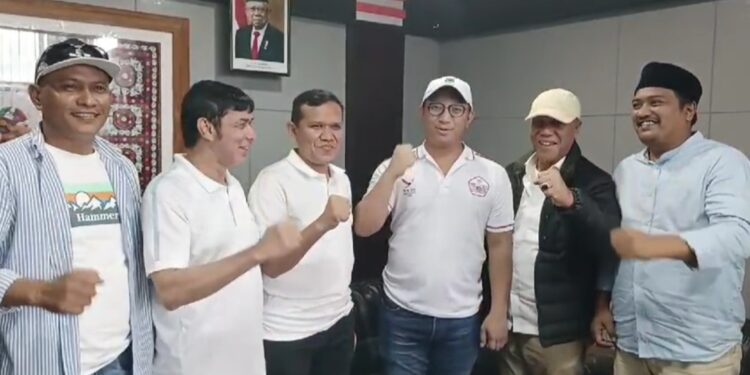 Calon Bupati Shabela Abu Bakar Menyambut Kedatangan Keponakan Presiden Terpilih Prabowo Subianto