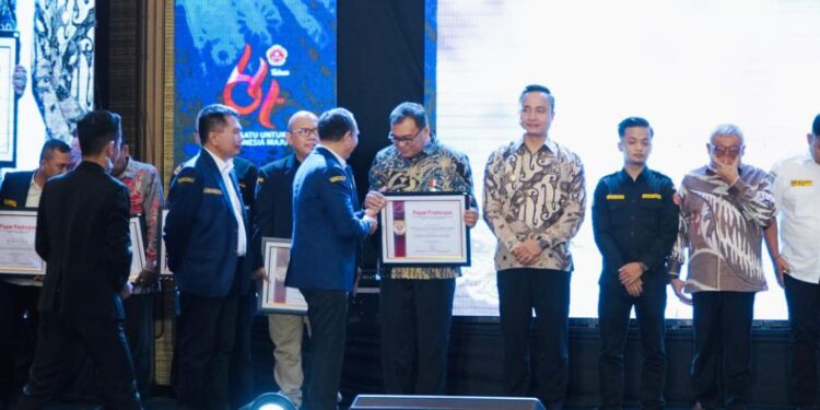 Asri Ludin Tambunan, Dokter Spesialis Pertama Terima Satyalancana Aditya Karya Mahatva Yodha