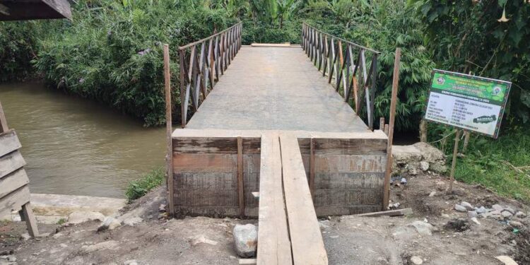 Pemerintahan Kampung Wih Nareh Bangun Jembatan Penghubung Demi Kesejahteraan Masyarakat