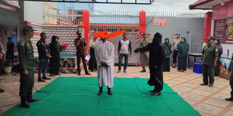 Tiga Terpidana Kasus Perjudian Dicambuk Di Rutan Takengon