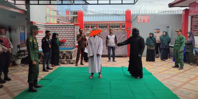 3 Terpidana Kasus Judi Online Dihukum Cambuk Di Kabupaten Aceh Tengah