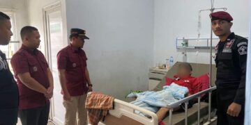 Ka.KPR Bersama Kasubsi Pelayanan Lakukan Kontrol Keamanan Dan Kondisi WBP Dirawat Di Rumah Sakit