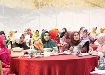 Sambut Hari Ibu, Wakil II DPRK Aceh Tengah Susilawati Hadiri Training Public Speaking
