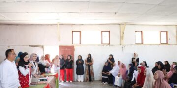 Ketua DPRK Fitriana Mugie Jadi Fasilitator Sekolah Lansia Di Kampung Burni Bius