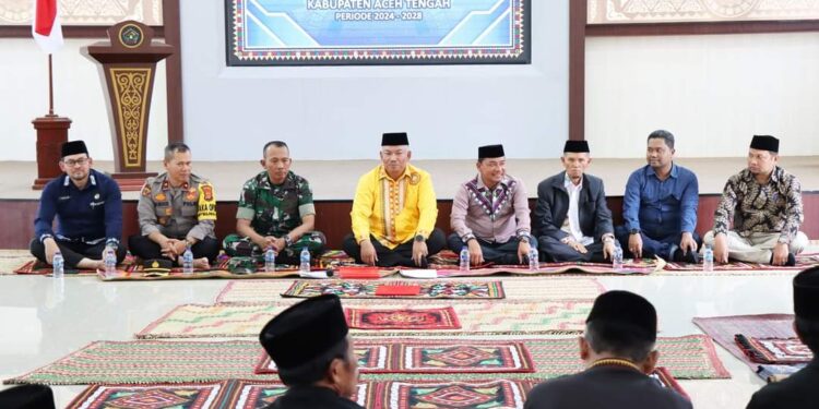 Sekretaris Komisi D Syukri Hadiri Pengukuhan Komisioner Majelis Adat Gayo Aceh Tengah