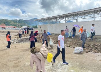 Dinas Pendidikan Dan Kebudayaan Aceh Tengah Bersihkan Lapangan Pacuan Kuda Blang Bebangka