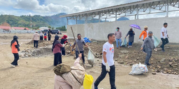Dinas Pendidikan Dan Kebudayaan Aceh Tengah Bersihkan Lapangan Pacuan Kuda Blang Bebangka