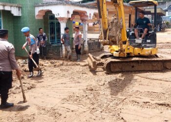 Polres Aceh Tengah Kembali Lakukan Gotong Royong Di Lokasi Banjir Bandang Rusip Antara