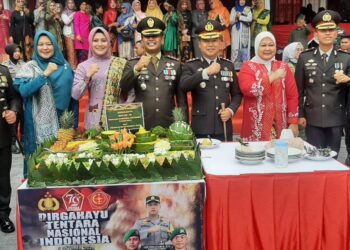 Di Hari Jadi TNI ke-79, Kapolres Kampar Berikan Surprise Ke Dandim 0313/KPR Dan Berharap Pilkada Berjalan Damai