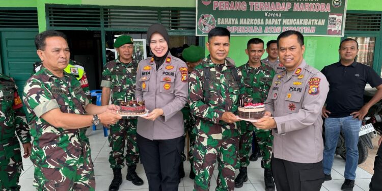Kapolsek Tambang AKP Asril Syahputra Dan Kapolsek Kampar IPTU Rekmusnita Kunjungan Ke Mako Koramil 07 Air Tiris