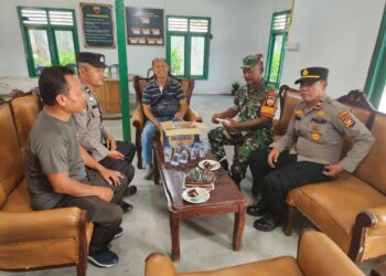 HUT Ke-79 TNI, Polsek Kampar Kiri Hilir Berikan Surprise ke Pos Ramil