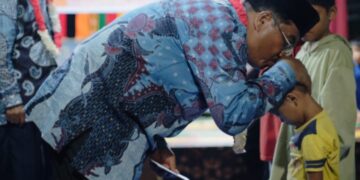 Alhamdulillah Sangat Perduli, Oyon-Hamzah Santuni Anak Yatim Usai Kampanye Di Teluk Rumbia