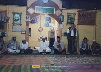 Pasangan Shabela – Eka Saputra Bersilahturahmi Bersama Jamaah Tarekat Naqsabandiyah