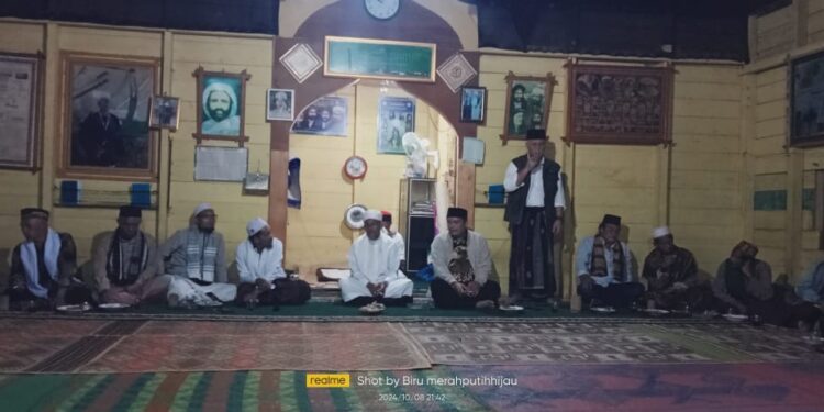Pasangan Shabela – Eka Saputra Bersilahturahmi Bersama Jamaah Tarekat Naqsabandiyah